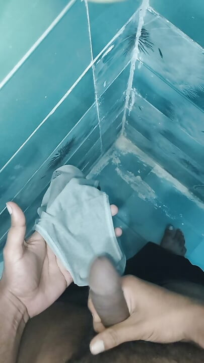 The lone boy hit his sister-in-law in💦 the pants.