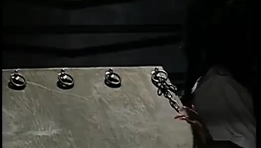 Cewek nakal jerman diikat dan dientot habis-habisan sama domina