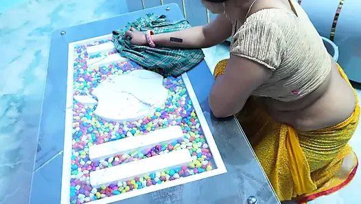 Naukrani Ne Malik ko bola gaji badhao to Malik Ne naukrani ko choda