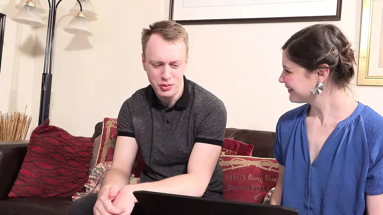 AuntJudysXXX - 40yo MILF Step-Aunt Aurora Catches her Step-Nephew Jacking Off