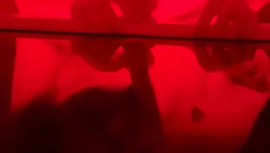 İri güzel kadın dildoyla gırtlağına kadar alıyor