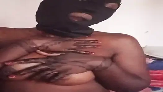 Minik küçük dans ve mastubating