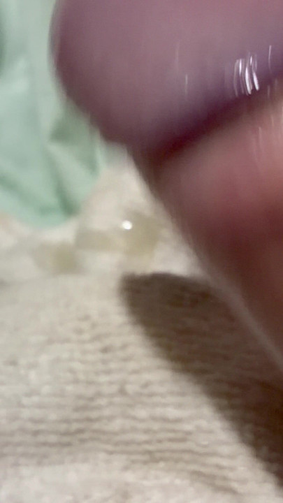 Mature uncut cumin cock