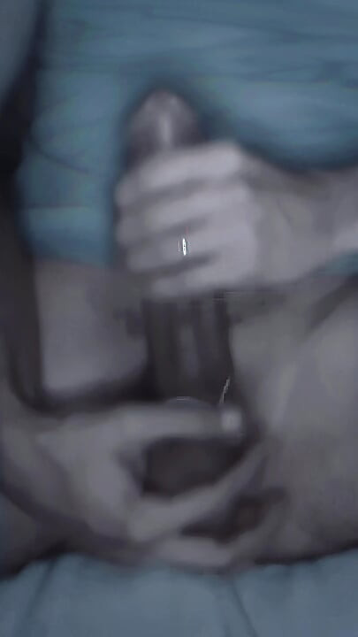Well-hung, naughty guy goes wild on the couch and cums deliciously.