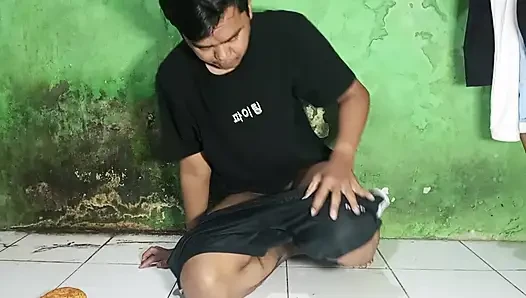 Ekmeğe boşal ve ye