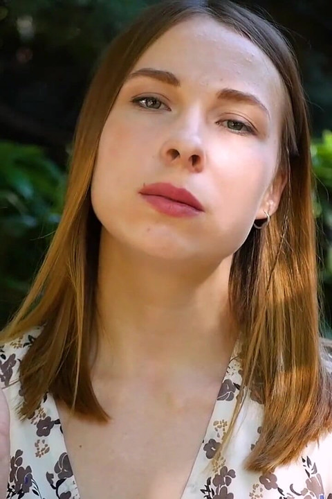 Evgeniya สูบบุหรี่ได้แรง
