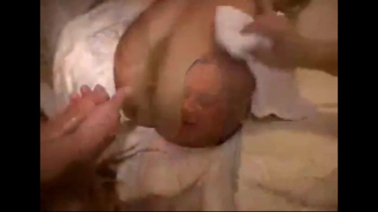Awesome cumshot right in the eye of a gorgeous MILF