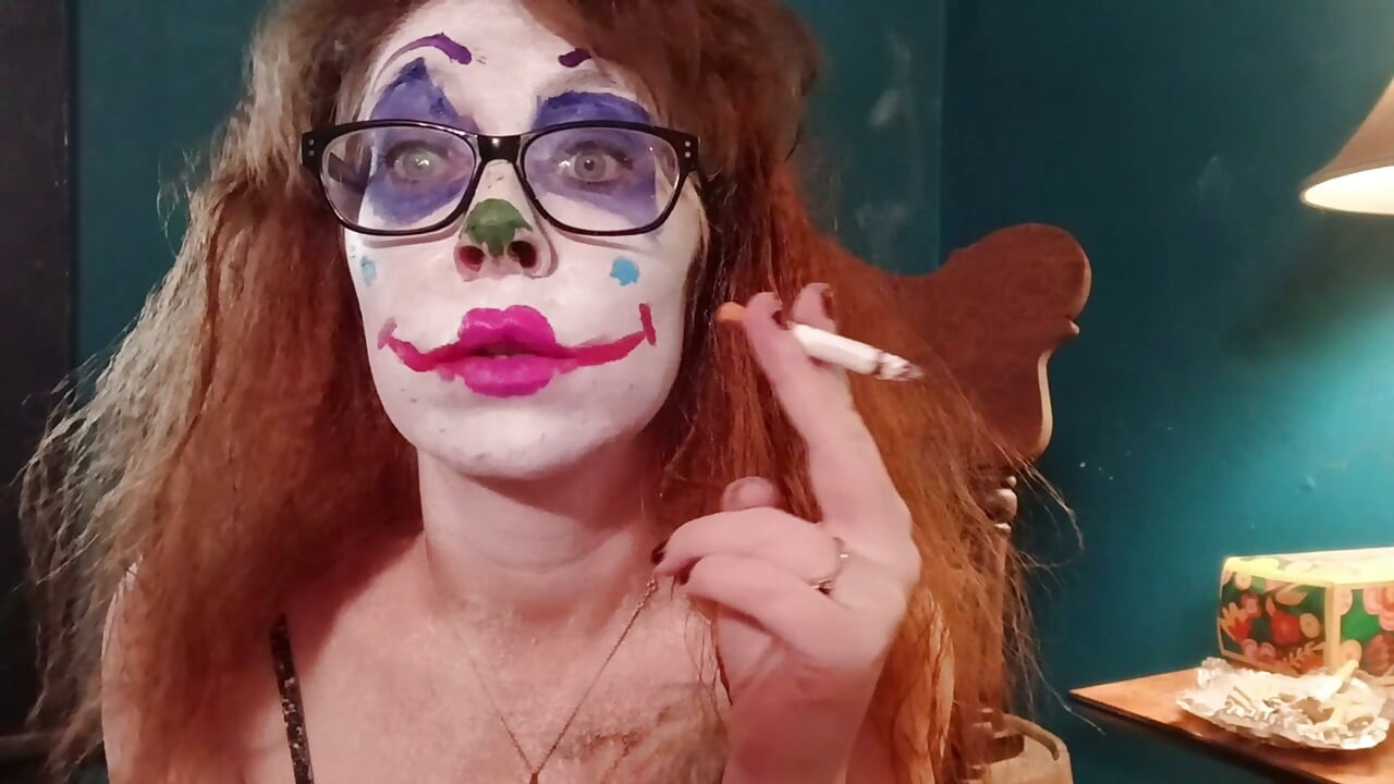 איפור ליצן ופטיש עישון