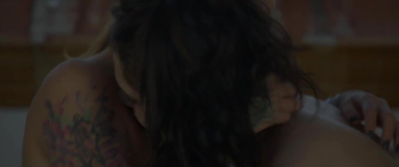 Maquillaje lesbian action with pussy licking