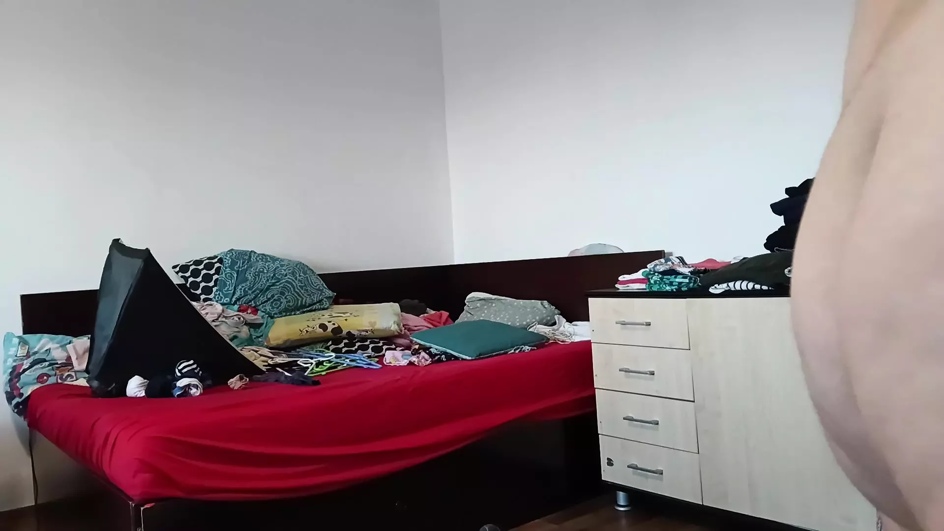 Amateur wife vacuuming in the bedroom. Amateur wife gives me a handjob until I cum.