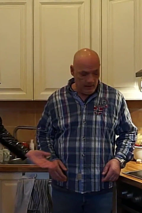 老顽固的独身者, 公然出轨! 内射