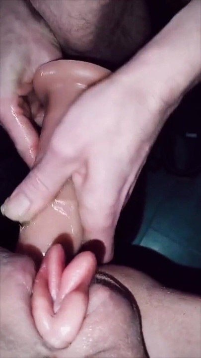 "Kocam tarafından fışkırtmak için dildoyla azmama izin ver" den ikonik an