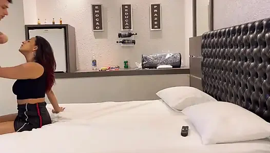 Мой муж позволил мне пойти в мотель с другом из спортзала! Куколд, хотвайф, куколд