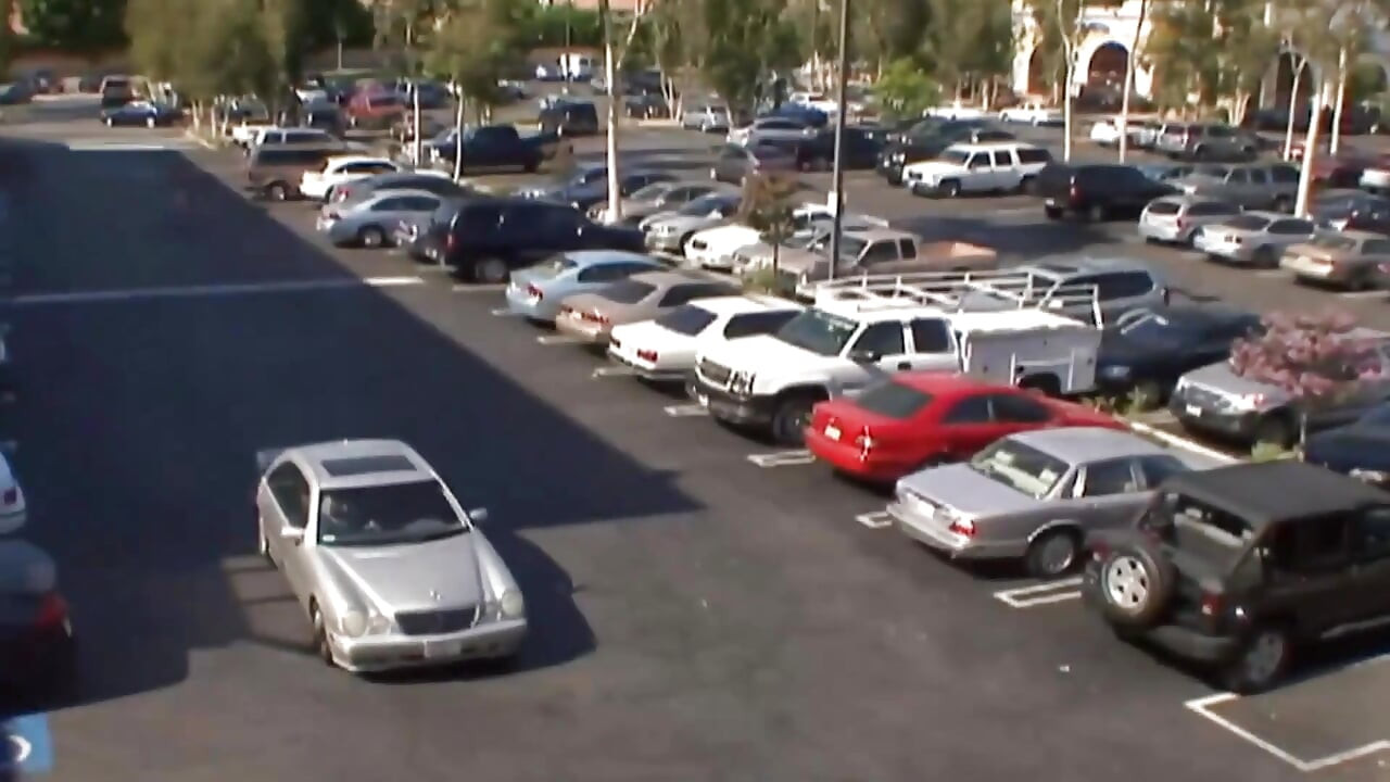 Seksi nestašne djevojke obožavaju veliki kurac za pušenje i žestoko jebanje u filmu