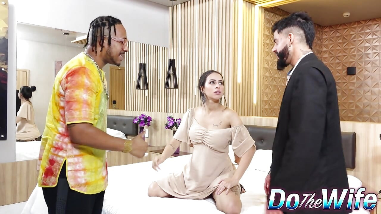 Analna žudnja za ženom Teh Angel je zacrnjena u prisustvu svog cucka