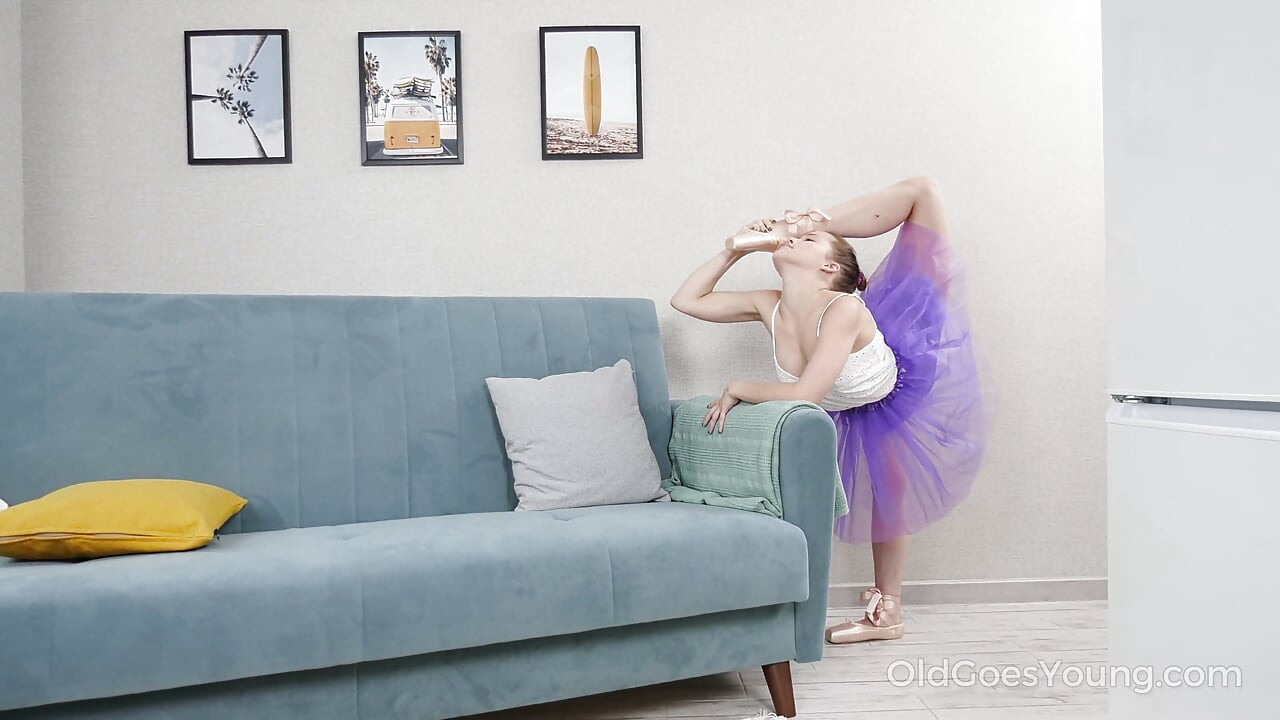 Ballet Dancer Gives a Blowjob