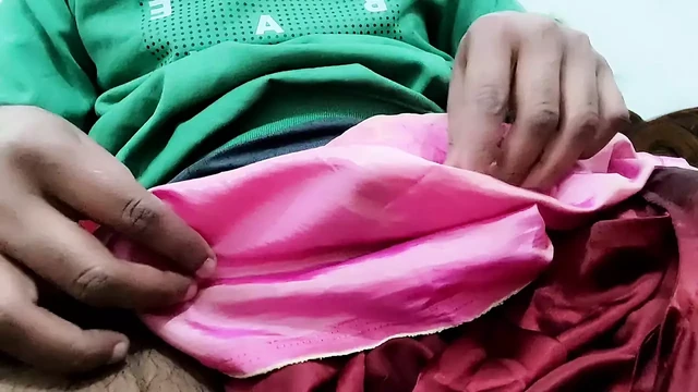 Satin silk handjob porn - Cock head rub of bhabhi salwar (110)