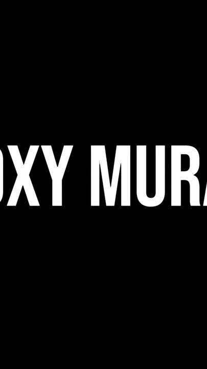 Roxy muray决定跳舞，但有点生气了