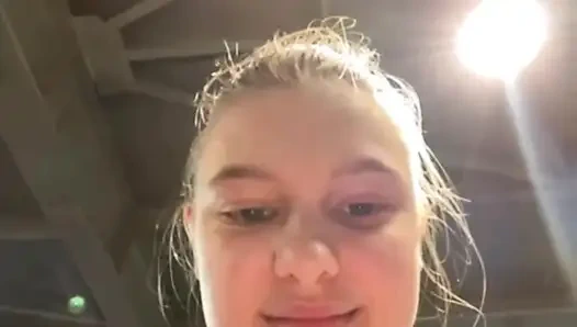 Мастурбирую в спортзале с Jucielussie