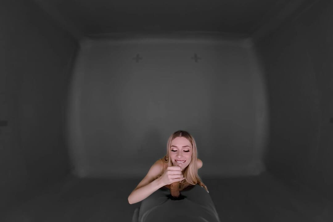 PassthroughVR Emily Jade nebyla schopná přestat o tobě fantazírovat od tvého posledního rande