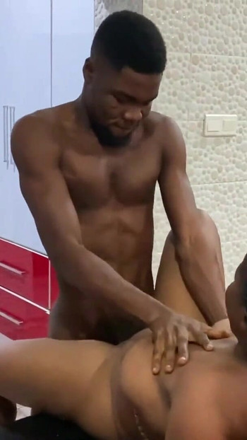 Mesti lihat detik dari "ebony Afrika Lizpussy dapat dirinya beberapa deepthroat dan dikongkek tegar oleh pemandunya di dalam"