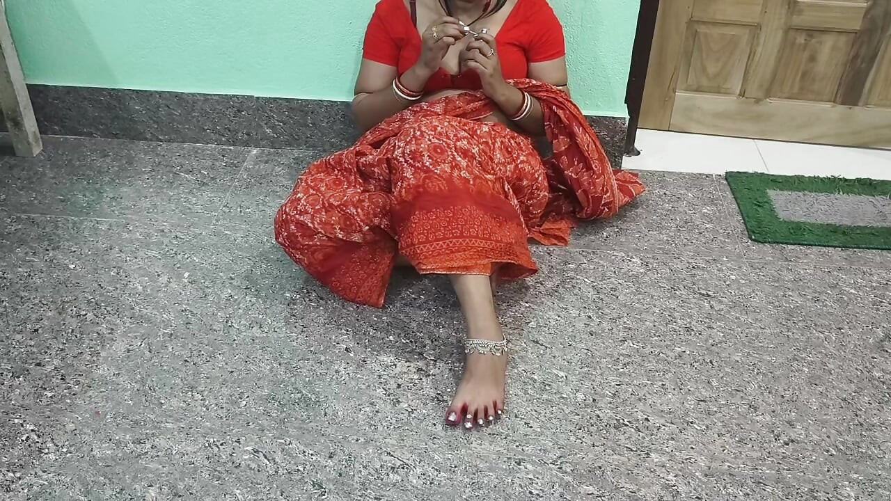 Όμορφο ινδικό saree wali bhabhi πρόσωπο Γαμώ πίπα χύσια στο στόμα