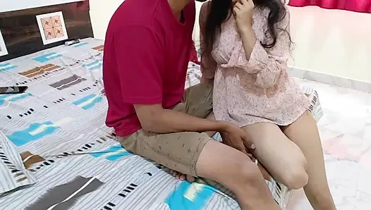 Ders çalışma bahanesiyle arkadaşını sikiyor