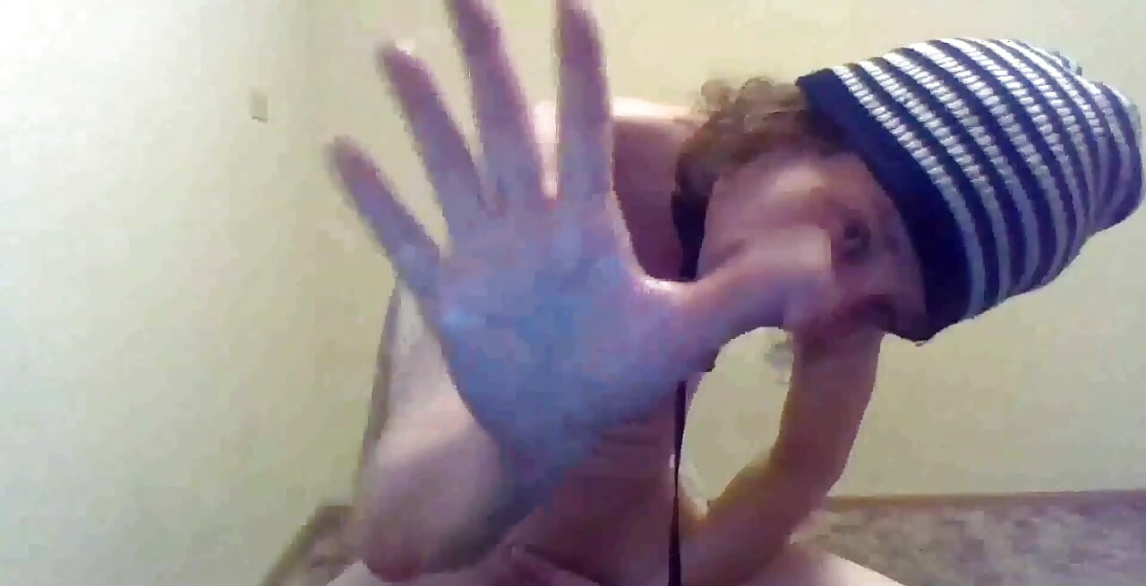 Lil Taste handjob