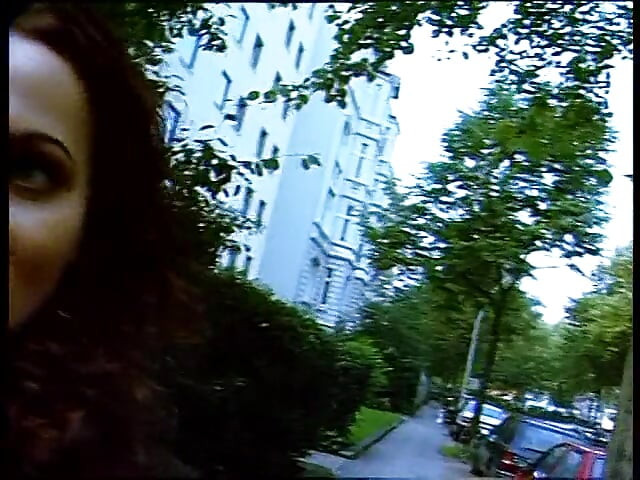 Z klasą niemieckie kobiety przeprowadzają wywiad na świeżym powietrzu