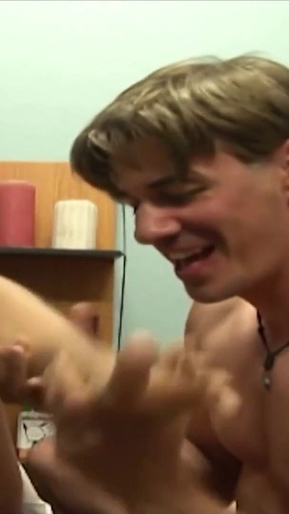 Must-see okamžik od "Indická desi teen sekretářka chycena starým šéfem a mluvit s šukáním v kanceláři"
