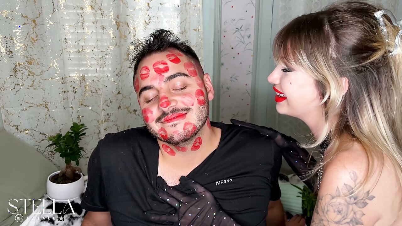Batom vermelho, cara marcando 2 discovery videos