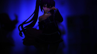 Noir Figure Black light