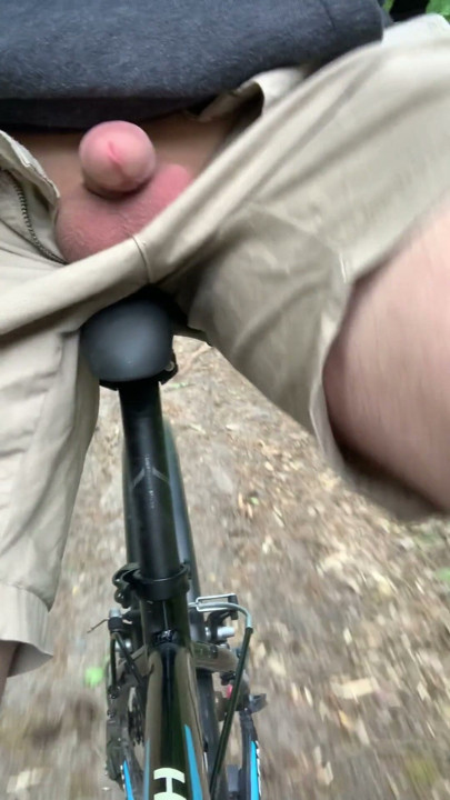 Public forest dick flash, bike ride, young boy, amateur | Clip 1