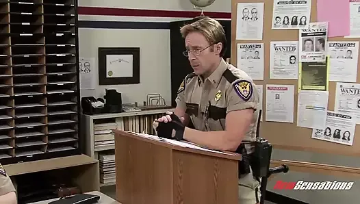 Reno 911 - Parodia XXX