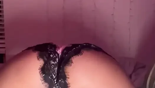 Muasin memekku sendirian, kamu suka potonganku yang baru!!