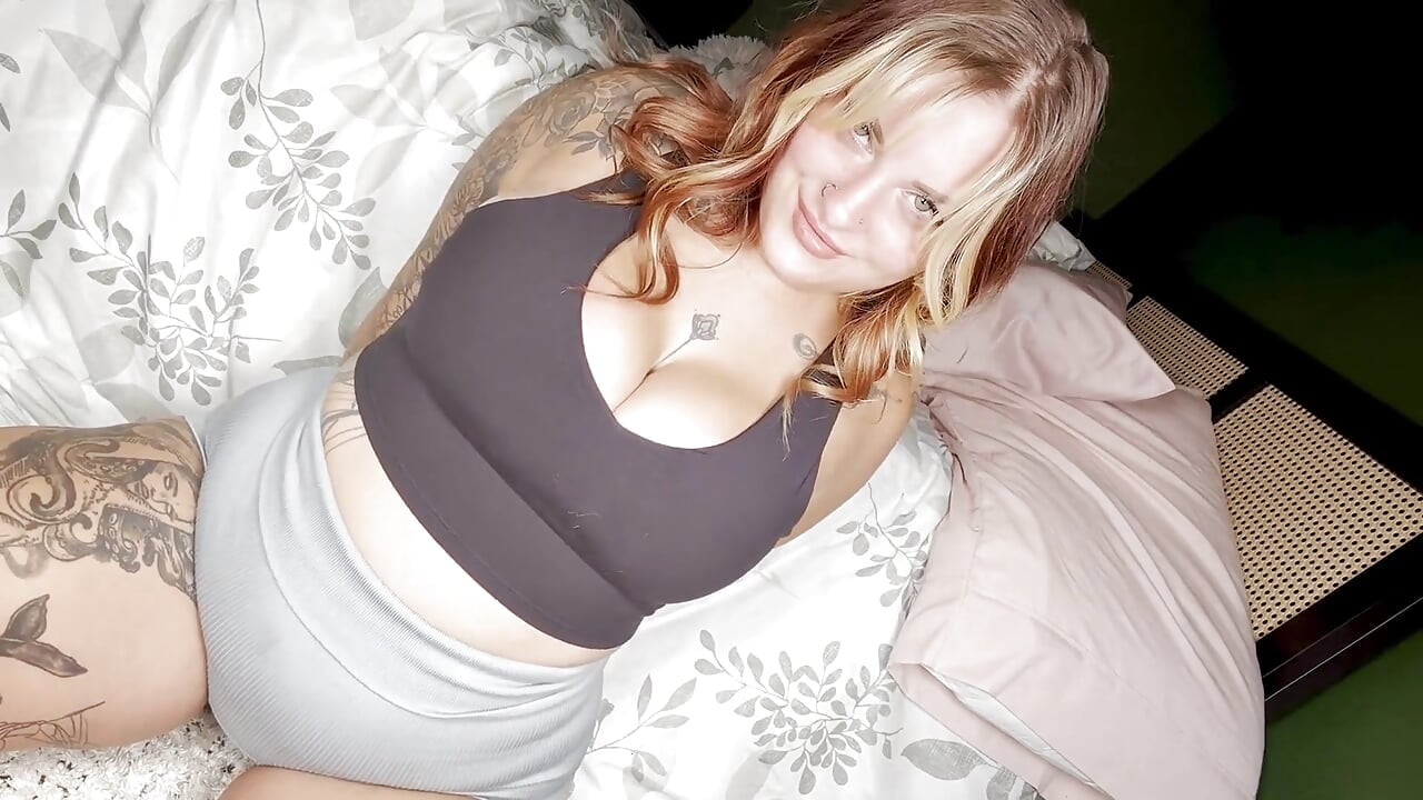 Die stiefmutter deiner besten freundin lässt dich sie streicheln