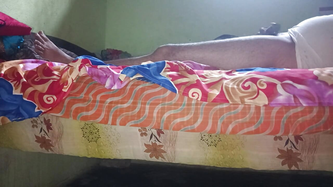 Desi Pooja Bhabhi neukvideo's en dorpsbroer