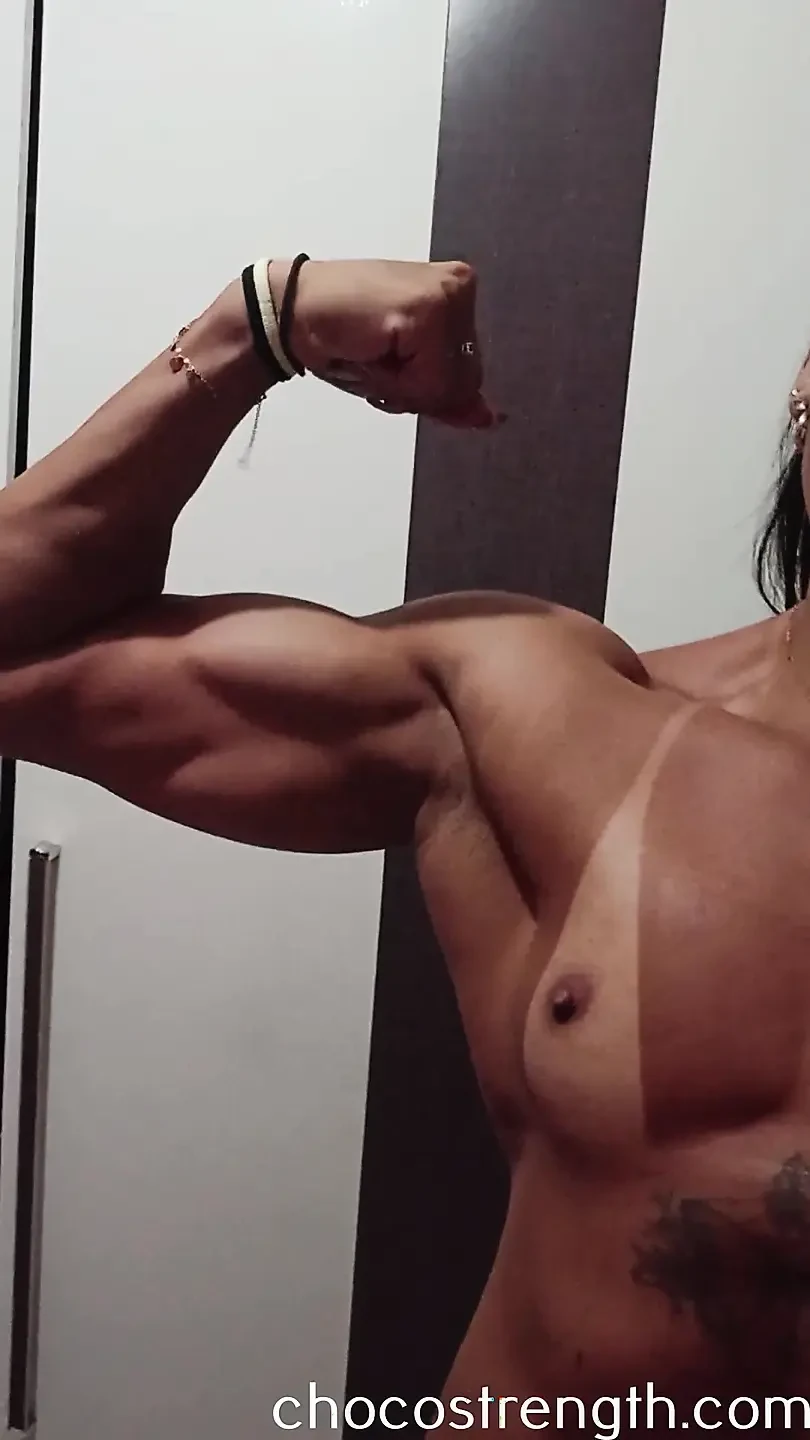 Stiff shredded body but squishy boobs