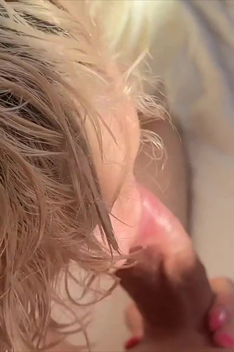Cute and Sexy Twink Gets Fucked in the Sunlight