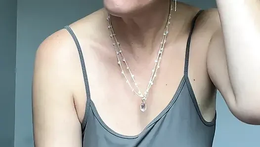 Vacation With StepMommy, She Showed Off Her Tits and Ass While Giving Me JOI To Help Me Rest