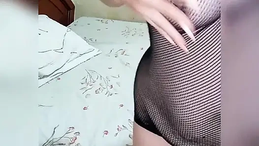 Der milchmann kam an und er spielt mich sehr reich, während mein ehemann nicht zu hause ist