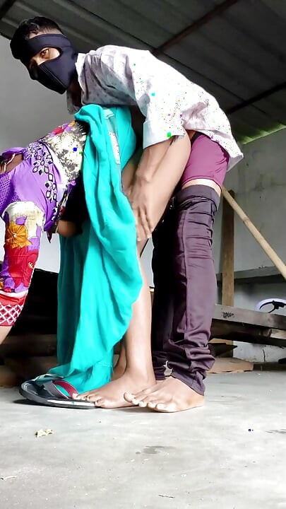 Desi muslim girl posay  titty fukking