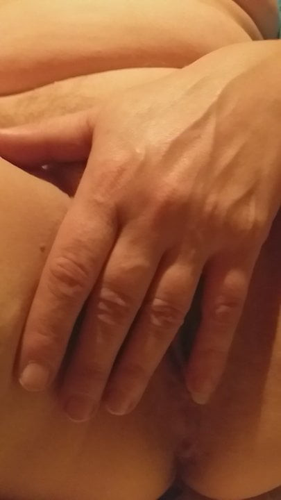 Wife play pussy