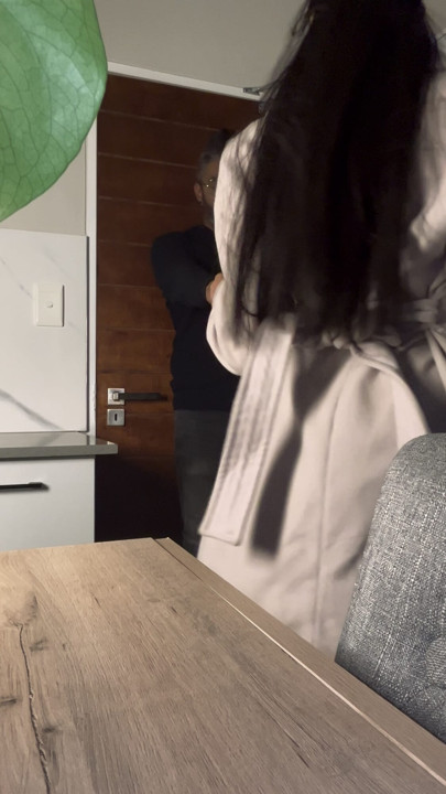 Soția minionă preia controlul după întâlnire