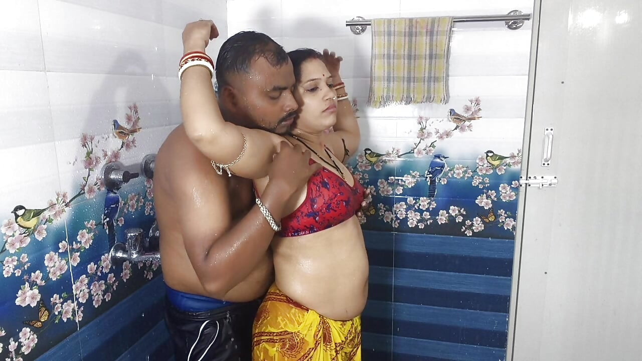 Desi tamil aunty hot romance sex and birthing inside the birth room