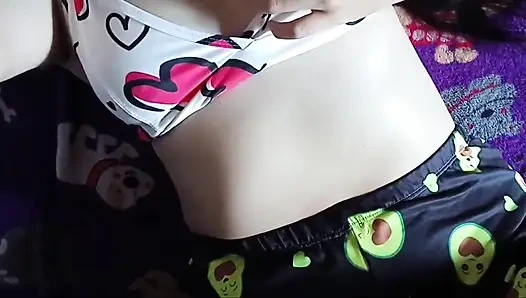 Покорной молодой женщине все мало