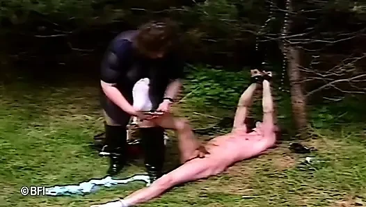 Outdoor shaving domination