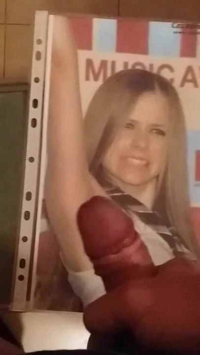Tribute to Avril armpits