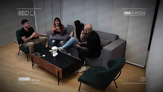 Rumah bercinta, saya meniduri Allison Sweet sementara teman-teman saya memainkannya