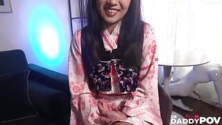 Azjatycka Kimmy Kimm dostaje hardcorowego seksu po zmysłowej foot fetyszu
